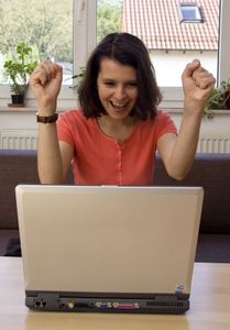 Frau am Laptop: MINT-Berufe nur bedingt interessant (Foto: pixelio.de, Morlok)