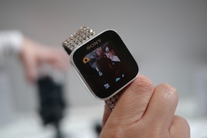Kluge Uhr: Sonys ''SmartWatch'' in Aktion (Foto: flickr.com/Janitors)
