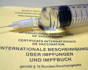 Impfnadel: Masern treten in Europa noch immer auf (Foto: pixelio.de, seedo)