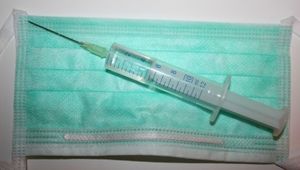 Malaria-Impfstoff: GSK erhofft sich Zulassung (Foto: pixelio.de, Rike)