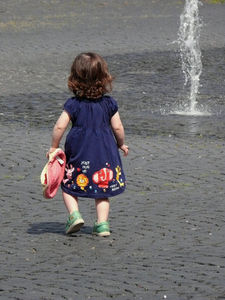 Kleines Mädchen: Kinder kosten Eltern viel Zeit (Foto: pixelio.de, lupo)