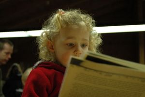 Kleinkind: Sprachentwicklung unterstützen (Foto: pixelio.de, Mike Frajese)