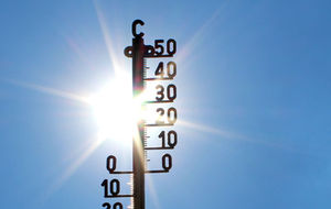 Thermometer: Steigende Temperaturen erhöhen Sterberate (Foto: Rike, pixelio.de)