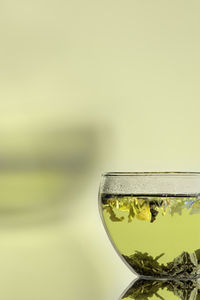 Grüner Tee schützt die Gesundheit effektiv (Foto: pixelio.de/Michael Grabscheit)