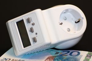 Strom kostet Geld: Preise steigen weiter (Foto: pixabay.com, AlexanderStein)