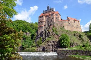 Die Burg Kriebstein thront als schönste Ritterburg Sachsens über dem Fluss Zschopau.