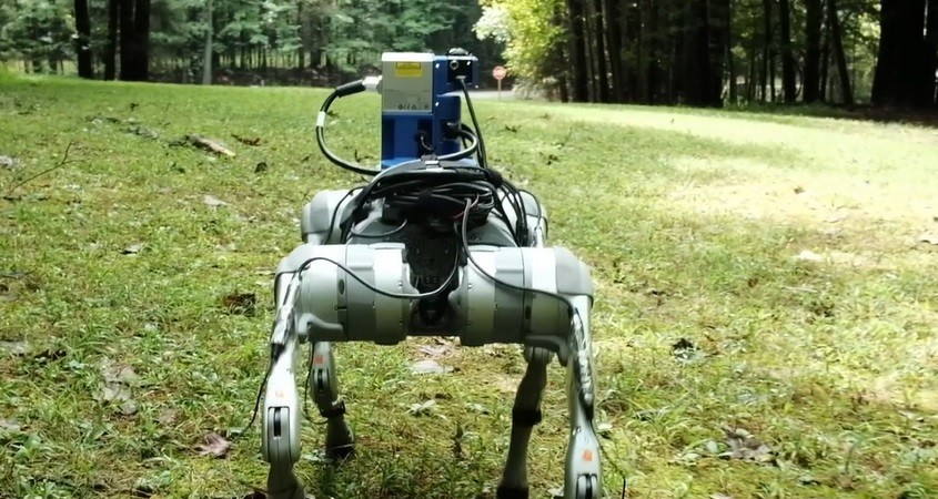 Neuer Roboter sieht, hört und fühlt sein Umfeld