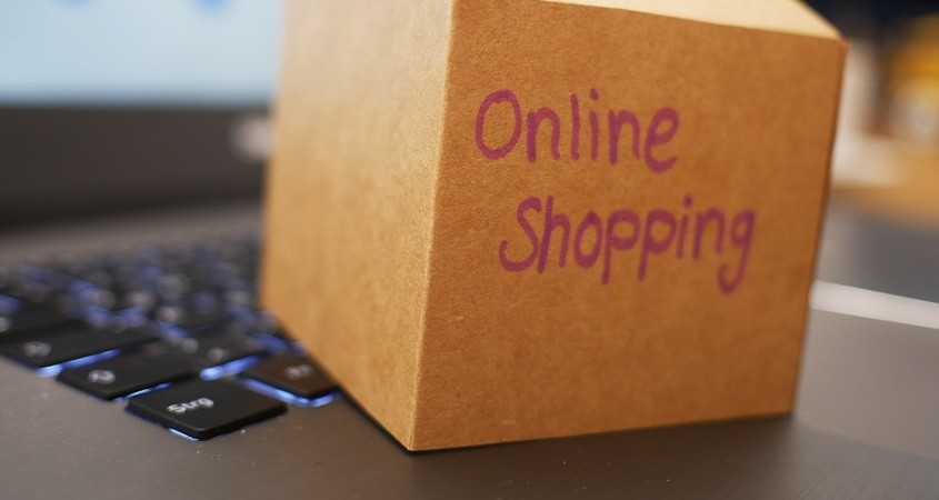 Drei Viertel kaufen Weihnachtspräsente online