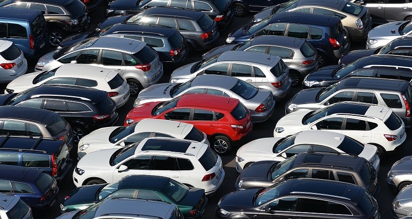 Geschäftsklima der Autoindustrie hellt sich auf