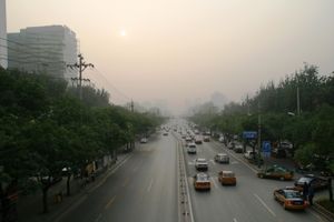 Smog in Peking: zusammen mit Klimawandel riskant (Foto: Uwe Molt/pixelio.de)