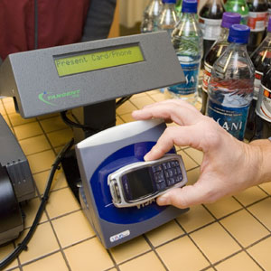 Kontaklos bezahlen per NFC-Handy - Philips