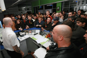 Riesenandrang zu Mitternacht bei Powerplay 5.1 in Wiener Neustadt (Foto: Sony)