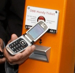 NFC-Tags werden auf Entwertern der ÖBB und Wiener Linien angebracht (Foto: mobilkom.at)