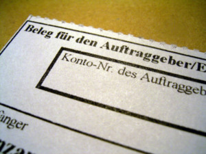 Online-Shopping: Kunden bevorzugen weiterhin klassische Bezahlmethoden (Foto: pixelio.de)