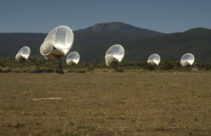 Mit Funkteleskopen auf der Suche nach Außerirdischen (Foto: seti.org)