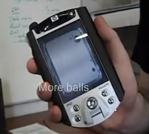 Software Shoogle nutzt den Beschleunigungssensor des PDAs (Foto: YouTube)