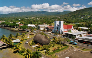 Unruhe über die Straßenregeln: Apia, Hauptstadt von Samoa (Foto: Wolfgang Weitlaner)