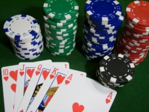 Der Hype um das Pokerspiel scheint kein Ende zu nehmen (Foto: pixelio.de)