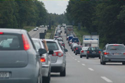 Autobahn zu Reisezeiten (Foto: pixelio.de)