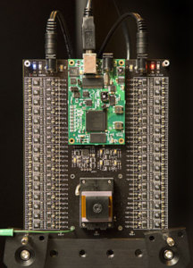 Testplattform für den Multiblende-Chip (Foto: L.A. Cicero)
