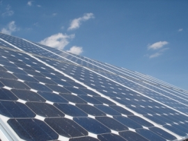 Photovoltaik-Produzenten drängen an die Börse (Foto: pixelio.de, Matthias Ruhbaum)