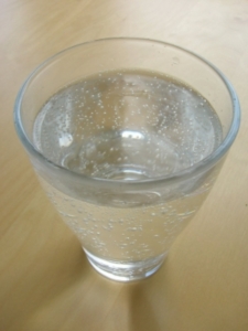 Trinkwasserversorgnung soll in Dritte Welt Ländern verbessert werden (Foto:pixelio.de/Merle Stechow)