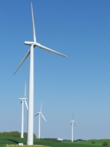 Windenergieanlagen: Leiser und effizienter mit aktiver Dämpfung (Foto: pixelio.de, Lutz Reimann)