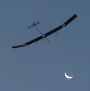 Solarflugzeug Zepyhr dank Lithium-Sulfur-Akkus auch bei Nacht im Einsatz (Foto: QinetiQ)