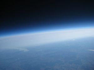Blick vom Stratosphärenballon zum Plattensee (Foto: Österreichisches Weltraum Forum)