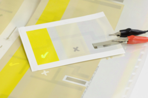 Häkchen oder Kreuz - Druck-OLEDs zur Kontrolle von Verpackungen (Foto: VTT)
