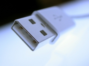 USB: Spezifikationen für superschnelle Übetragung fertig (Foto: pixelio.de, Klicker)