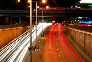 Straßenverkehr sorgt auch noch in 100 Jahren für Erwärmung (Foto: pixelio.de/Schubalu)