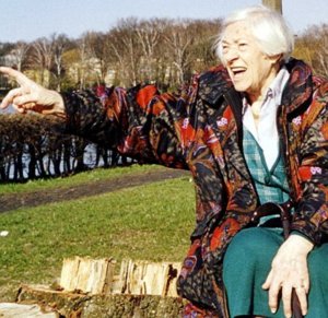 Alte Menschen erinnern sich eher an Schönes (Foto: pixelio.de/Jerzy)