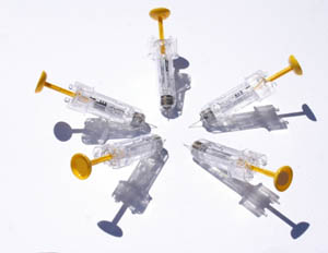 Gesundheitsgefährdung durch Bräunungsspritzen (Foto: pixelio.de, Stephanie Hofschlaeger)
