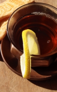 Wer viel Tee trinkt, sorgt laut einer Studie gegen Schlaganfall vor (Foto: pixelio.de/Hauck)