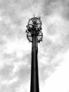 Ein Funkturm, wertvolle Ressource für kognitiven Funk (Foto: pixelio.de, Dennis Teuchert)