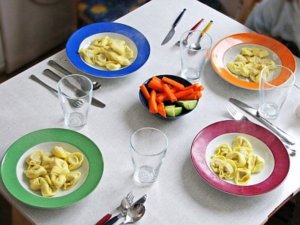 Gemeinsame Essenszeiten fördern den Austausch und die Gesundheit (Foto: pixelio.de/Sturm)