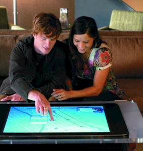 Surface in der Hotellobby ermöglicht innovative Tagesplanung (Foto: microsoft.com)