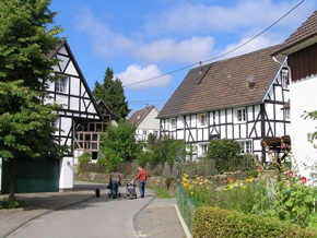 Breitbandlücken in ländlichen Regionen sollen geschlossen werden (Foto: pixelio.de, Ute Kirchner)