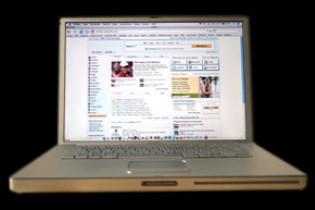 Das Internet hilft Konsumenten beim Kaufentscheid (Foto: fotodienst.at, Anna Rauchenberger)