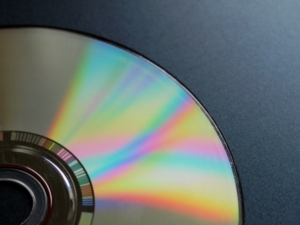 Sony Music verkauft seinen Back Catalog nun online über eMusic (Foto: pixelio.de/marialanznaster)
