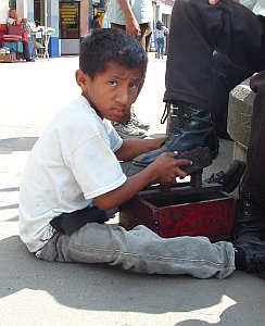218 Mio. Kinder unter 17 Jahre arbeiten weltweit (Foto: Jugend Eine Welt)