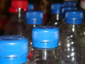 Plastikflaschen sorgen für Umweltprobleme (Foto: Mo Freiknecht/pixelio)