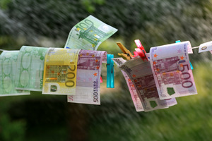 Banken im Kampf gegen Geldwäsche zu nachlässig (Foto: aboutpixel.de, stormpic)