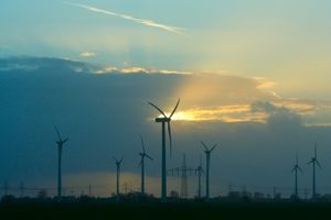 USA stecken drei Mrd. Dollar in Erneuerbare Energien (Foto: pixelio.de, Maren Beßler) USA stecken drei Mrd. Dollar in Erneuerbare Energien (Foto: pixelio.de, Maren Beßler)