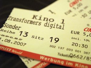 Keine Spur von Sommerloch im Kino (Foto: pixelio.de/Jakub Sproski)