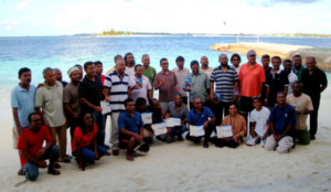 Die maledivischen Regierungsmitglieder haben die Tauchprüfung bestanden (Foto: presidencymaldives)