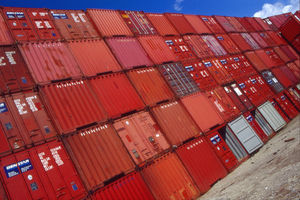 Container-Schifffahrt bleibt weiter unter Druck (Foto: aboutpixel.de, pfirsichmelba) Container-Schifffahrt bleibt weiter unter Druck (Foto: aboutpixel.de, pfirsichmelba)