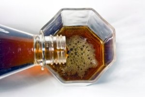 Die meisten Softdrinks werden heute mit Fructose gesüßt (Foto: pixelio.de/Morlok)