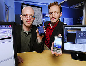 Griffin (li.) und Traynor wollen Smartphone-Infektionen fernkurueren (Foto: Georgia Tech/Gary Meek) Griffin (li.) und Traynor wollen Smartphone-Infektionen fernkurueren (Foto: Georgia Tech/Gary Meek)
